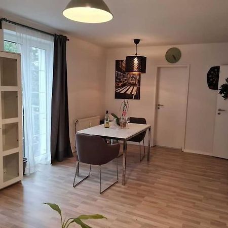 Gemuetliche & Ruhige Unterkunft Erftstadt Esterno foto